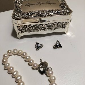 Tri Sigma badges, lined jewelry box and bracelet